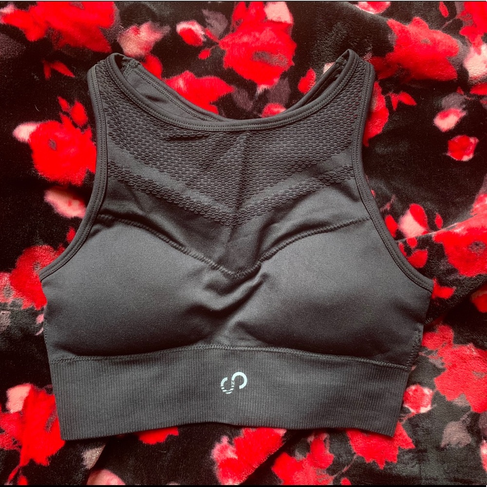 ‼️SOLD‼️ Seamless Crop Top - Black